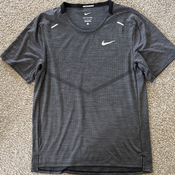 Nike Other - Nike Men's Dark Gray Short Sleeve Tee
